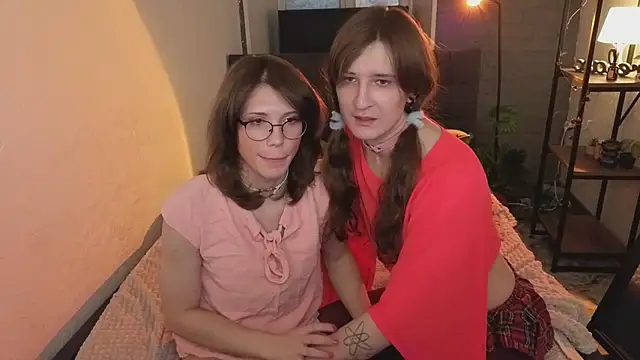 Snapshot of ZoriaLovesLuna chatting on February 2026 02:18:01 PM ZoriaLovesLuna online show from February 2026 02:18:01 PM