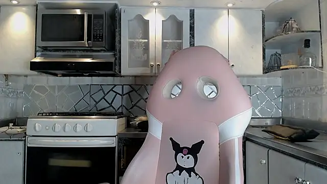 CrisOzzz online show from March 2026 06:38:02 PM