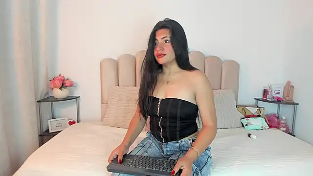 Snapshot of celeste_z chatting on February 2026 11:55:01 AM celeste z online show from February 2026 11:55:01 AM