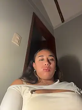 Eyssha online show from March 2026 12:02:01 AM