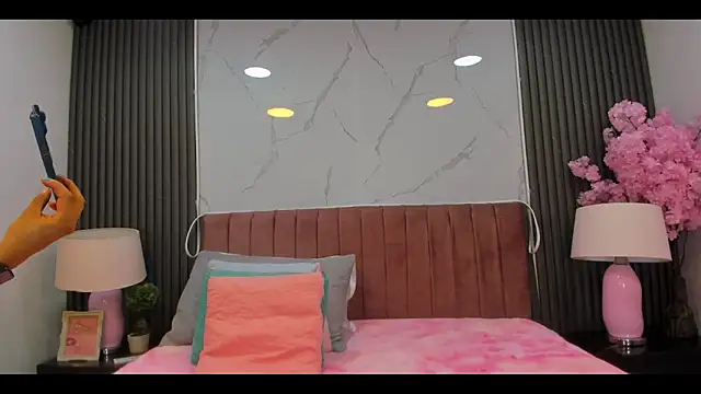 Rynnaa online show from March 2026 03:39:02 AM