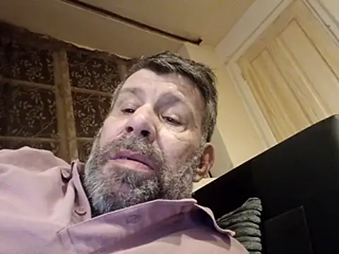 Snapshot of stud2512 chatting on March 2026 09:40:02 PM stud2512 online show from March 2026 09:40:02 PM