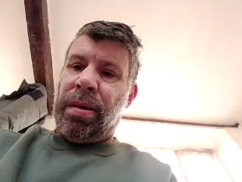 Snapshot of stud2512 chatting on April 2026 09:10:01 AM stud2512 online show from April 2026 09:10:01 AM