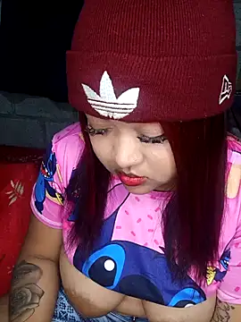 Snapshot of la_rojita chatting on February 2026 11:37:01 PM la rojita online show from February 2026 11:37:01 PM