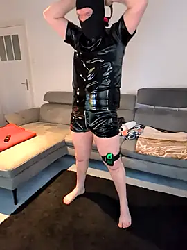 Snapshot of Latex_GamerGuy chatting on February 2026 12:28:01 PM Latex GamerGuy online show from February 2026 12:28:01 PM