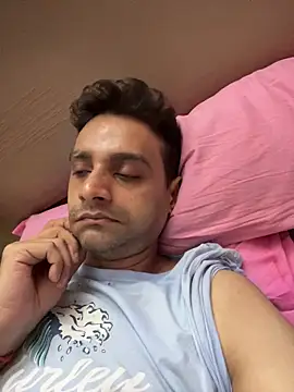 online4u08 online show from June 2026 08:42:01 PM