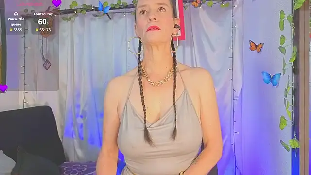 LeanaMaturee online show from June 2026 01:17:02 PM