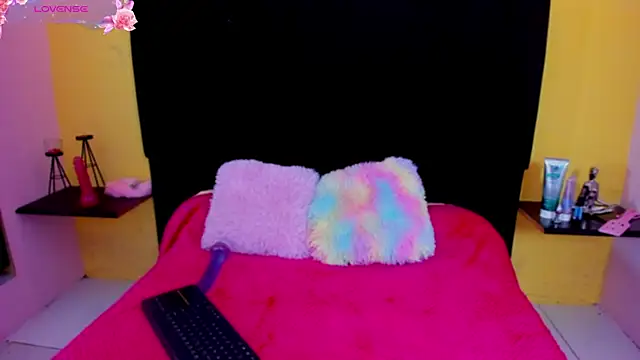 AndreaSilva  online show from April 2026 07:20:02 PM