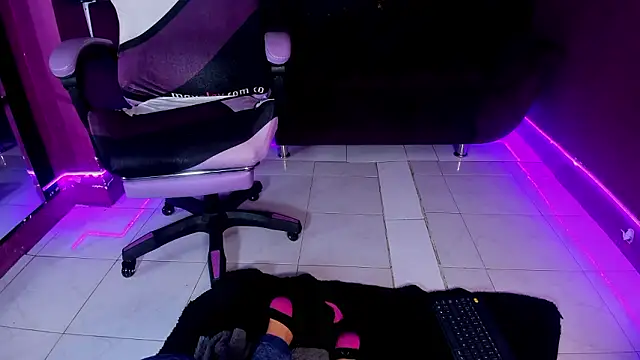 Alana uwu online show from February 2026 11:42:02 AM