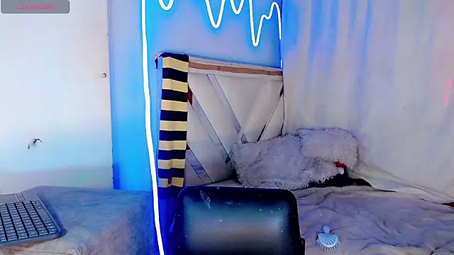 xyaraluv  online show from April 2026 07:51:02 PM