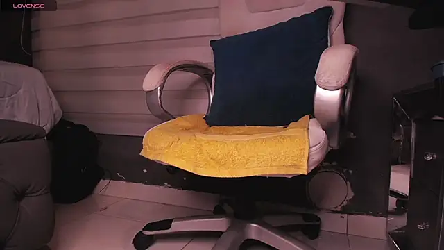 dirty 27cms online show from December 2025 11:45:02 PM