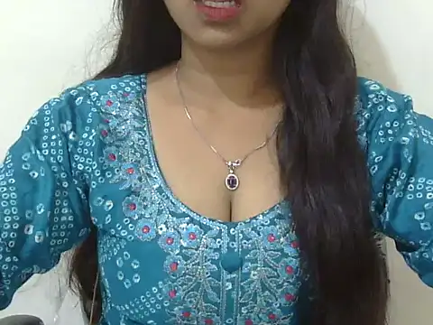 Snapshot of cute_momo_love chatting on June 2026 06:01:01 AM cute momo love online show from June 2026 06:01:01 AM
