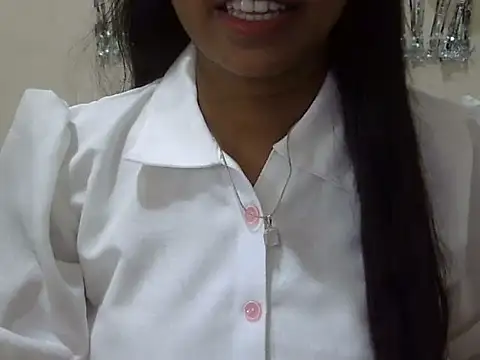 Snapshot of cute_momo_love chatting on July 2026 05:34:01 AM cute momo love online show from July 2026 05:34:01 AM