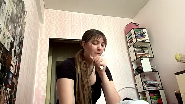 Snapshot of JanineThielman chatting on June 2026 08:41:01 AM JanineThielman online show from June 2026 08:41:01 AM