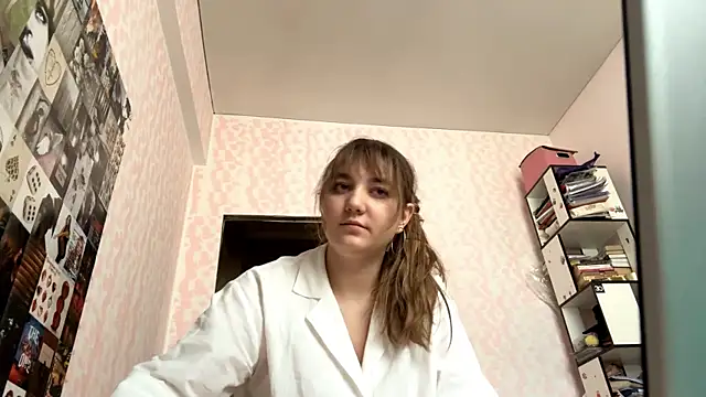 Snapshot of JanineThielman chatting on June 2026 10:02:01 AM JanineThielman online show from June 2026 10:02:01 AM