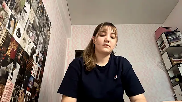 Snapshot of JanineThielman chatting on June 2026 10:20:01 AM JanineThielman online show from June 2026 10:20:01 AM