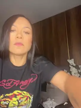 Tiffanyy Lam online show from February 2026 10:21:01 PM