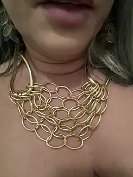 Nanda loiragostosa online show from May 2026 11:13:01 PM