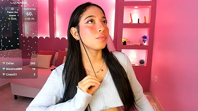 Holy Lux online show from April 2026 04:29:01 PM