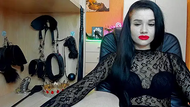 KristiTopxx online show from April 2026 12:47:02 PM