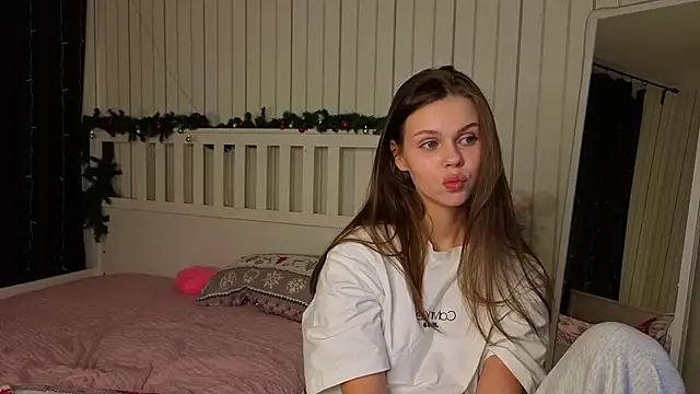 EarthaLevra online show from March 2026 09:09:02 PM