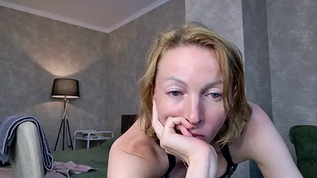 Snapshot of angelicfenix chatting on June 2026 01:43:01 PM angelicfenix online show from June 2026 01:43:01 PM
