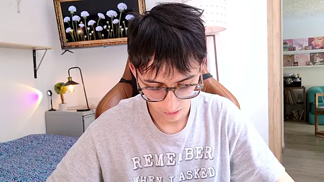 Snapshot of Sr_evann chatting on June 2026 04:55:01 PM Sr evann online show from June 2026 04:55:01 PM