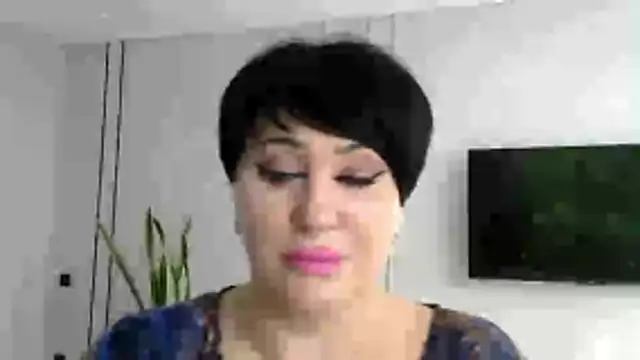 Snapshot of Kleotempt chatting on April 2026 12:02:01 PM Kleotempt online show from April 2026 12:02:01 PM