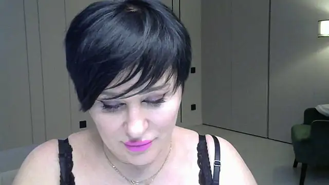 Snapshot of Kleotempt chatting on April 2026 11:44:01 PM Kleotempt online show from April 2026 11:44:01 PM