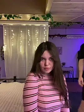 Snapshot of meowmiu chatting on February 2026 07:36:01 PM meowmiu online show from February 2026 07:36:01 PM