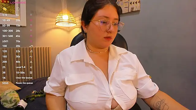 Snapshot of sienna_cavalli chatting on March 2026 12:40:01 PM sienna cavalli online show from March 2026 12:40:01 PM