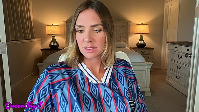 Queenjayj online show from July 2026 04:20:01 PM
