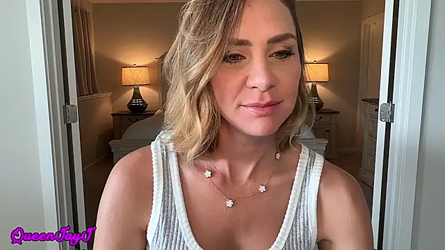 Queenjayj online show from July 2026 03:07:02 PM