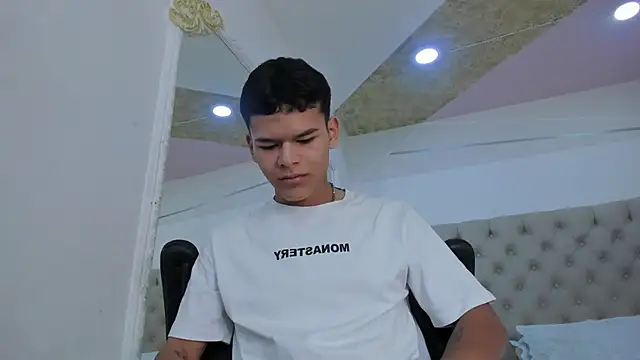 DylanRoyce  online show from March 2026 12:32:01 PM