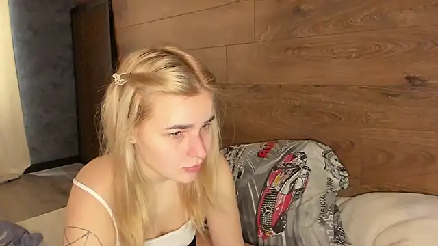 AmmyLuu online show from April 2026 11:26:01 AM