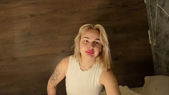 AmmyLuu online show from June 2026 09:21:01 AM