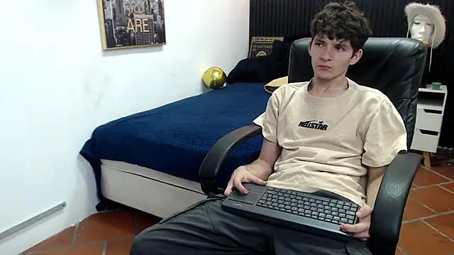 Snapshot of trevor_mob chatting on June 2026 02:19:02 PM trevor mob online show from June 2026 02:19:02 PM