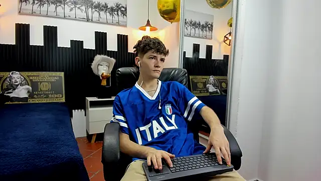 Snapshot of trevor_mob chatting on June 2026 04:30:02 PM trevor mob online show from June 2026 04:30:02 PM