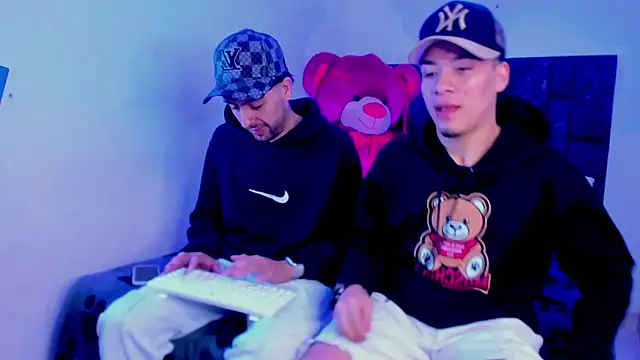 alex and christhoper online show from March 2026 08:25:01 AM