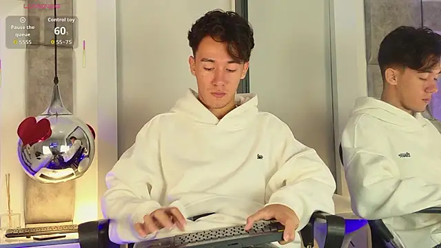 Snapshot of Austin_Reedss chatting on March 2026 12:21:01 PM Austin Reedss online show from March 2026 12:21:01 PM