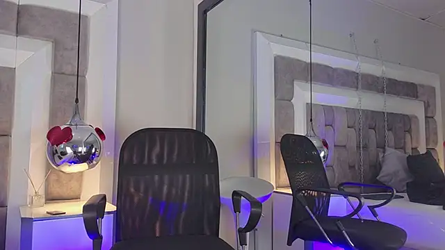 Snapshot of Austin_Reedss chatting on April 2026 12:47:02 PM Austin Reedss online show from April 2026 12:47:02 PM