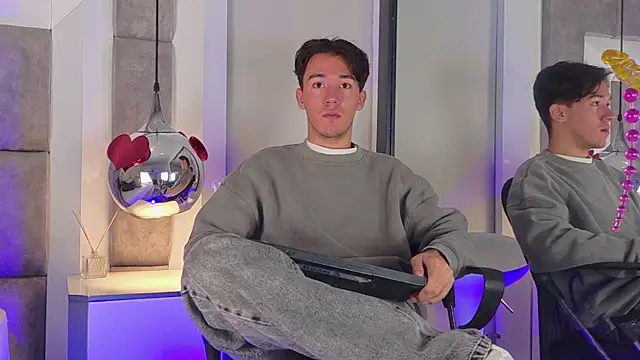 Snapshot of Austin_Reedss chatting on April 2026 12:47:01 PM Austin Reedss online show from April 2026 12:47:01 PM