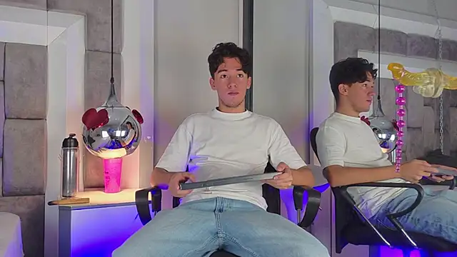 Snapshot of Austin_Reedss chatting on April 2026 02:07:01 PM Austin Reedss online show from April 2026 02:07:01 PM