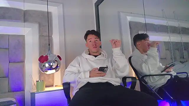 Snapshot of Austin_Reedss chatting on April 2026 01:22:02 PM Austin Reedss online show from April 2026 01:22:02 PM