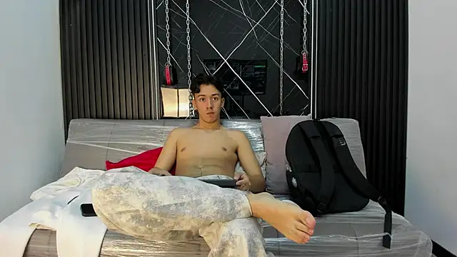 Snapshot of Austin_Reedss chatting on April 2026 09:41:02 PM Austin Reedss online show from April 2026 09:41:02 PM