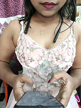 Snapshot of Sweet_Mahii chatting on February 2026 06:08:01 PM Sweet Mahii online show from February 2026 06:08:01 PM