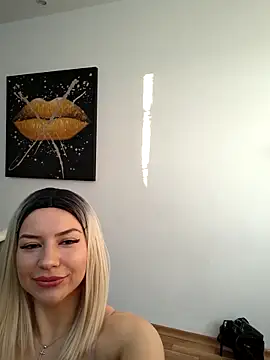 Snapshot of DaisyLuvsYou_ chatting on March 2026 05:14:02 AM DaisyLuvsYou online show from March 2026 05:14:02 AM