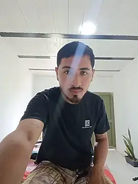 Santiag0122  online show from May 2026 04:35:01 PM