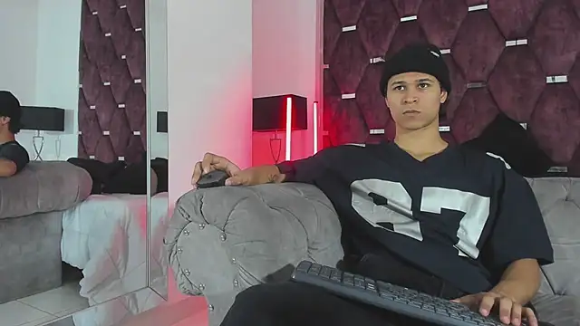 TonyBenedetti online show from July 2026 09:24:01 PM