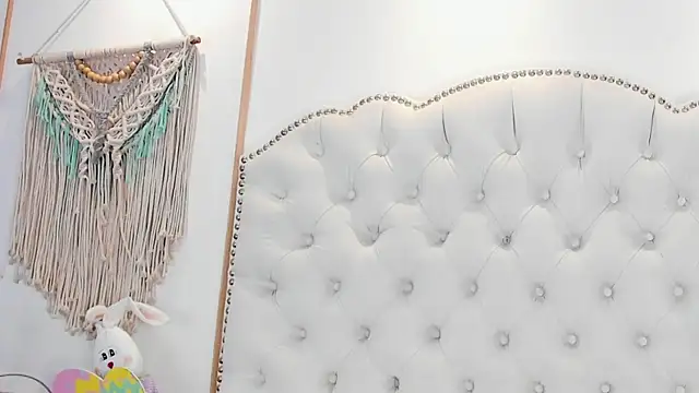 Sara funy online show from April 2026 11:32:01 AM